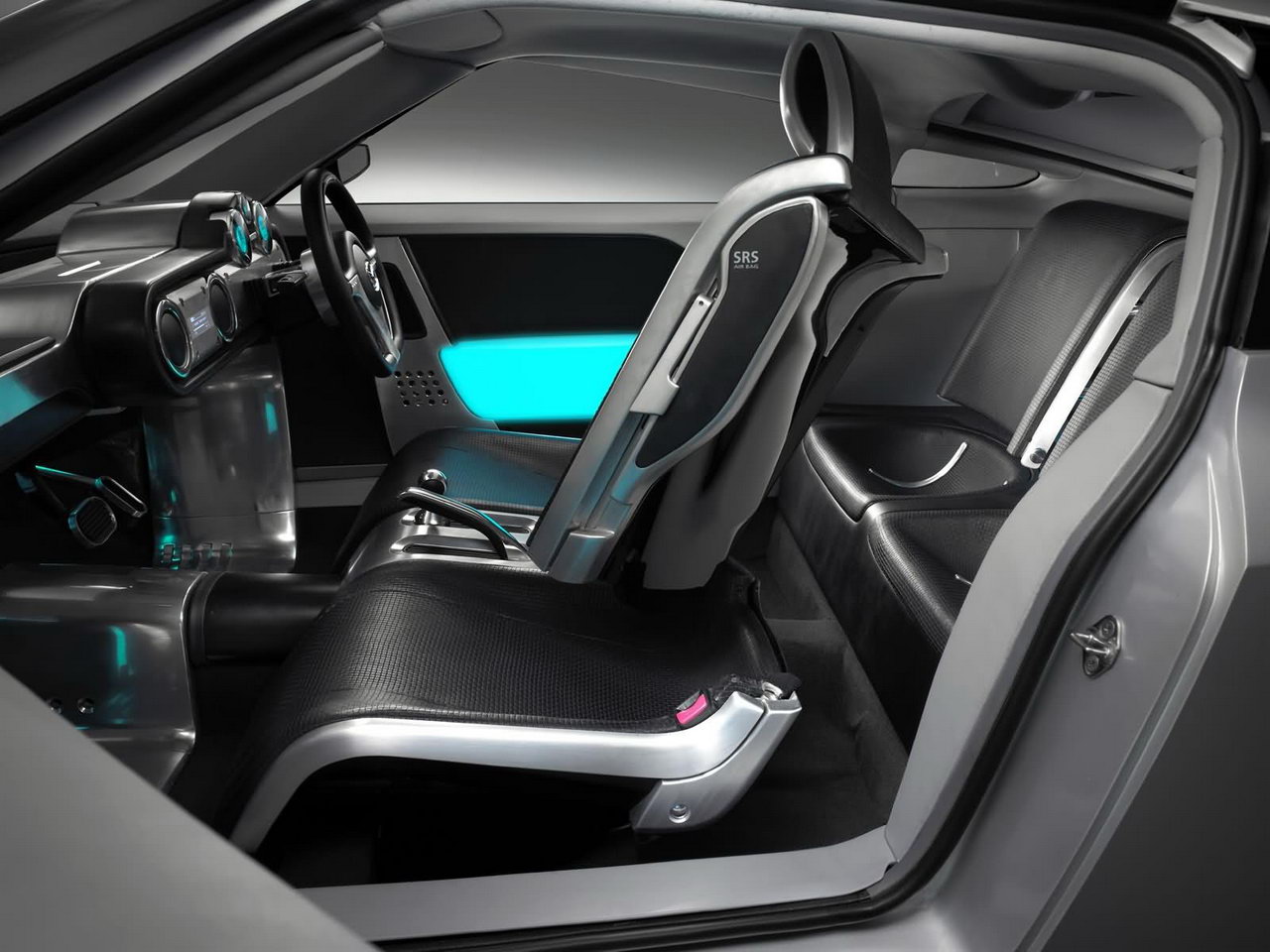 Mazda Kusabi Concept 2003 007.jpg